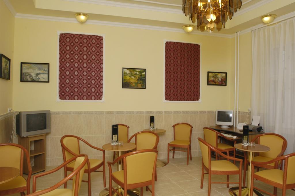 Hotel Korona Wellness, Rendezvény és Borszálloda Eger Restaurante foto